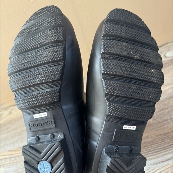 Hunter rain boots
black
Size 8 - Picture 3 of 5